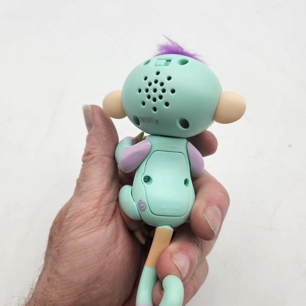 WowWee Fingerlings Monkey Electronic Interactive Toy Small Mint Purple Cute - Picture 4 of 6